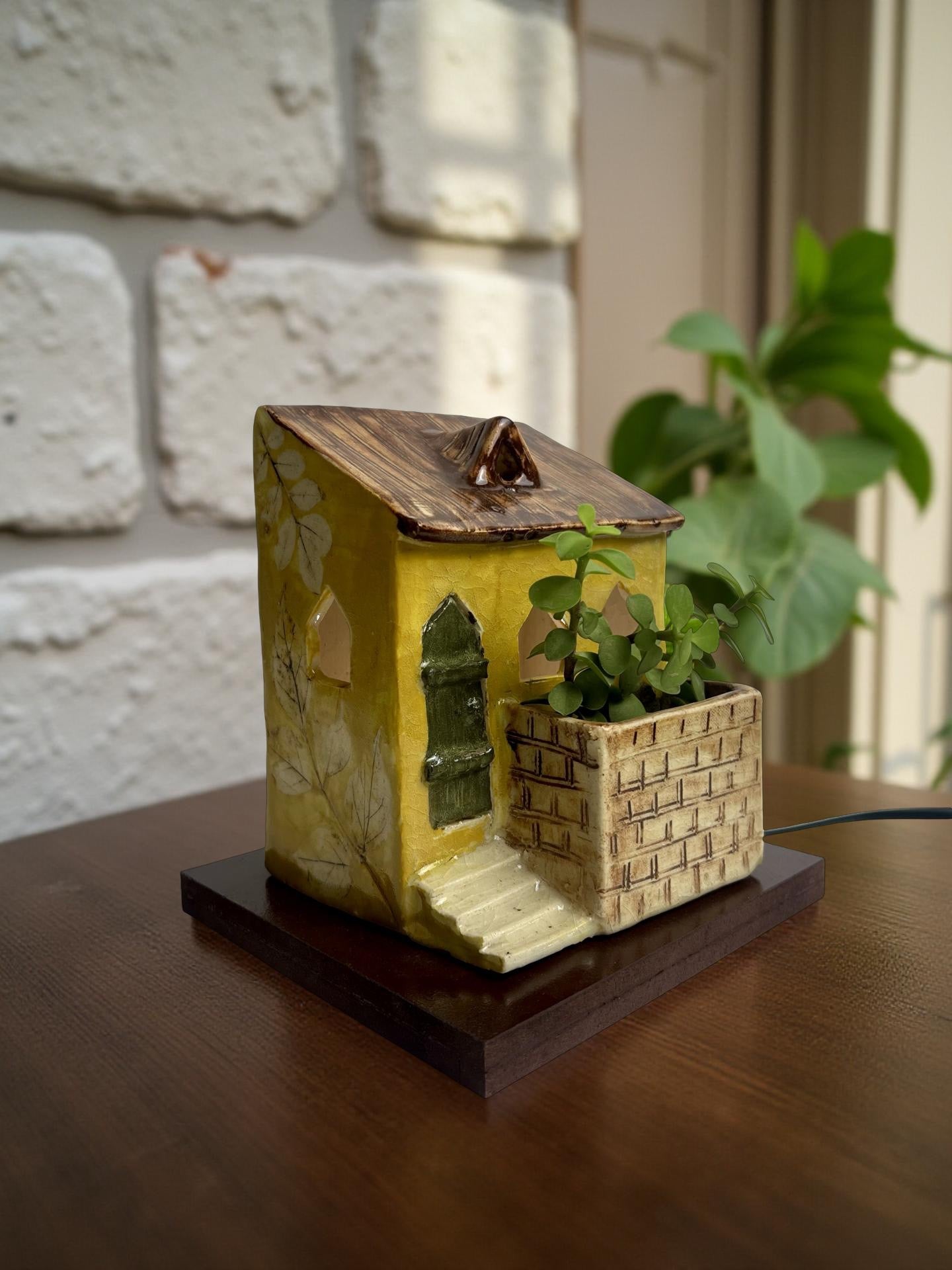 Garden Nook Lamp